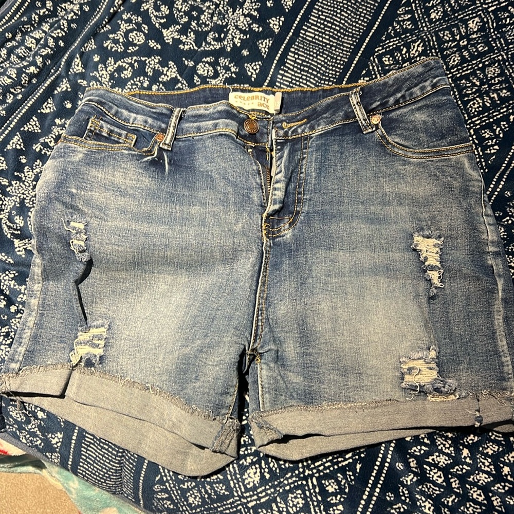 Jean shorts Brand Celebrity Ace Size 15/32